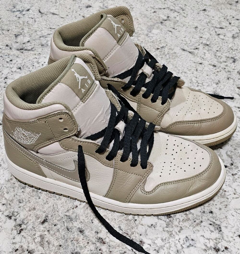 Nike Air Jordan 1 Mid Legend Light Brown HF4830-203 Mens Size 9.5 W/ Black Laces